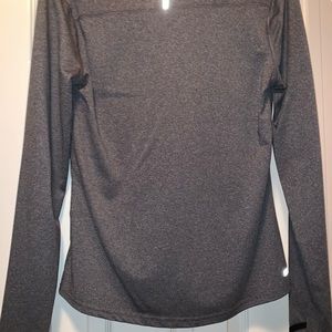 Fitted Comfy long sleeve.